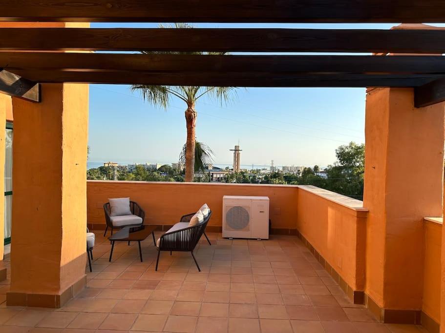 En Con Piscina Apartment