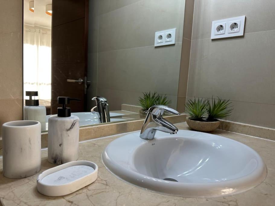 Apartment En Con Piscina