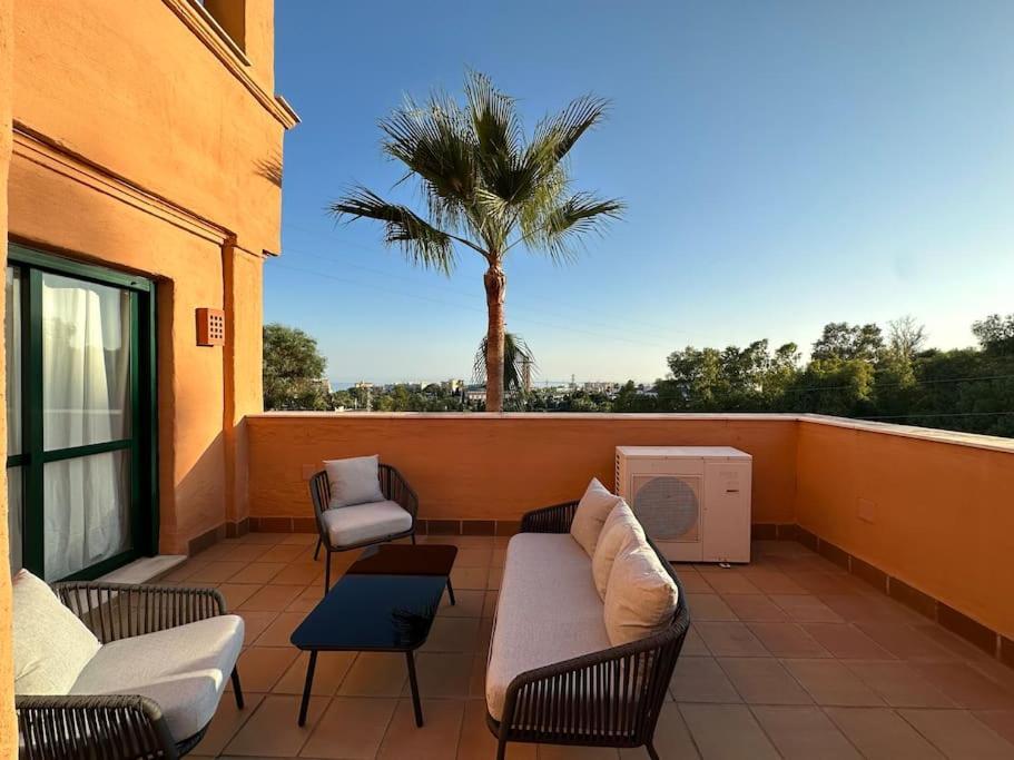 En Con Piscina Apartment