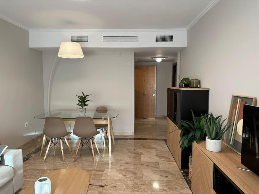 En Con Piscina Apartment